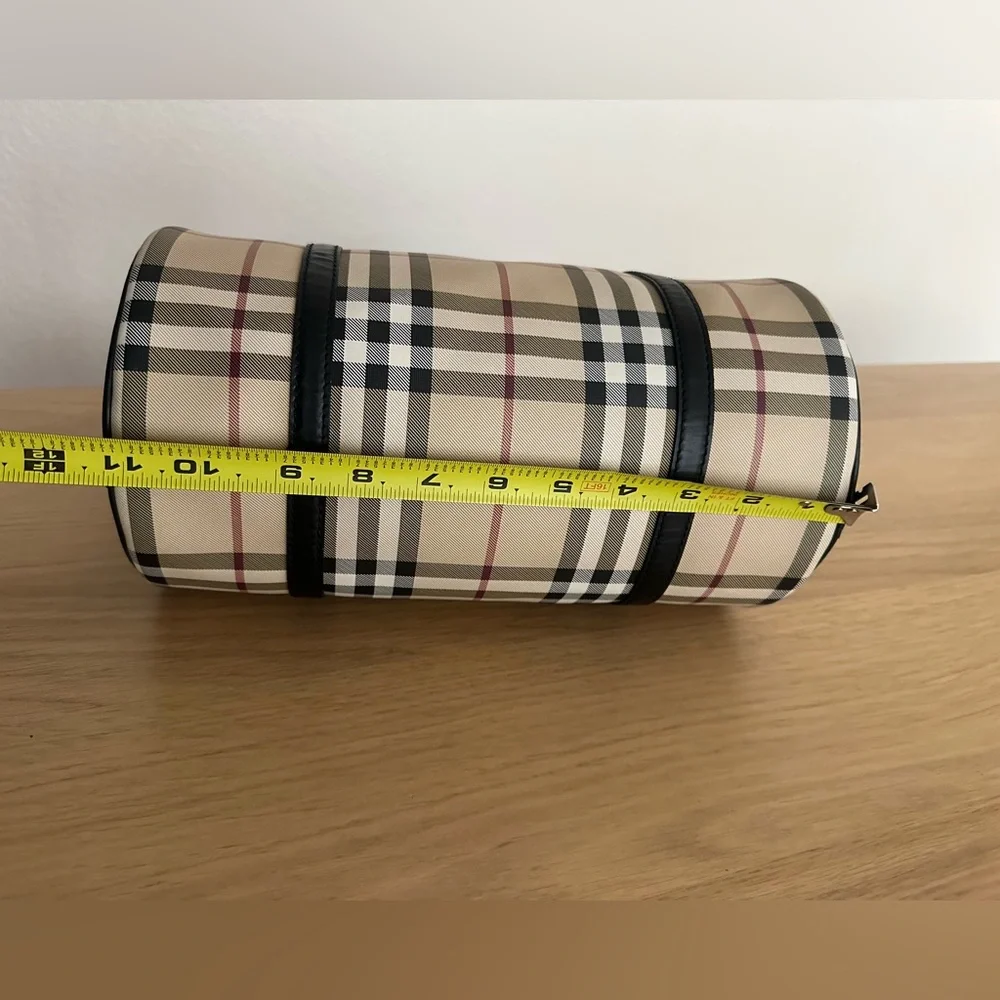 Burberry House Check Barrel bag black with dustbag - Picture 11 of 14